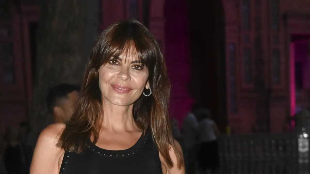 María José Suárez arrasa en el concierto de Miguel Bosé con el vestido perfecto para las noches de verano 