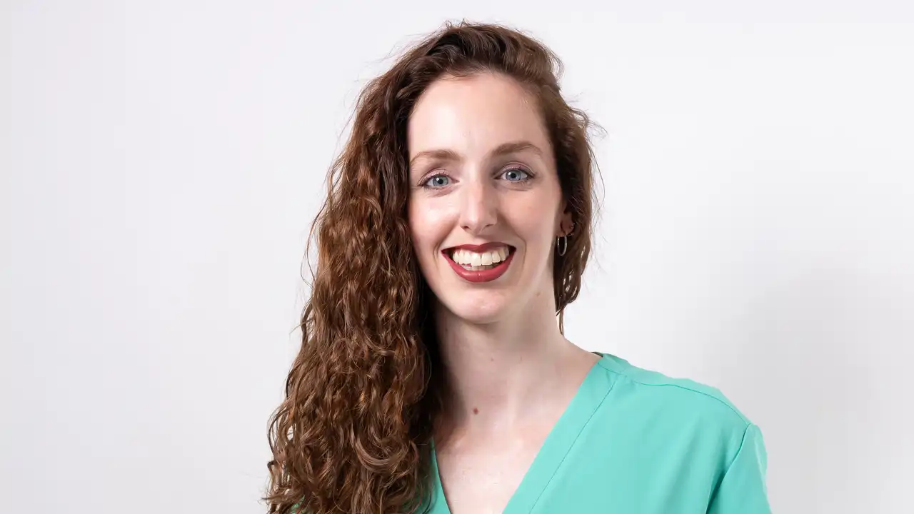 Natalia Durán, dietista integrativa: “La hinchazón abdominal es muy frecuente durante las comidas fuera de casa porque se juntan varios factores"