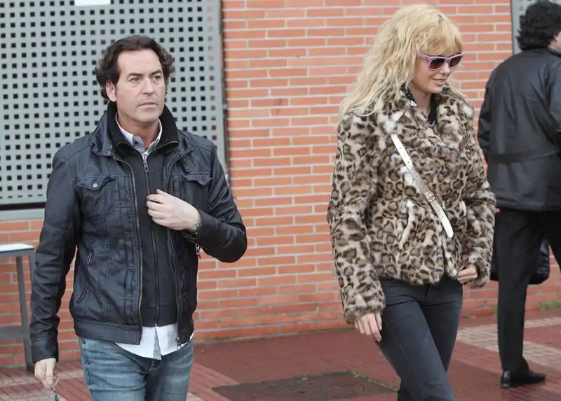 Pipi Estrada denuncia el silencio del entorno de Miriam Sánchez tras su ingreso: "Es raro"