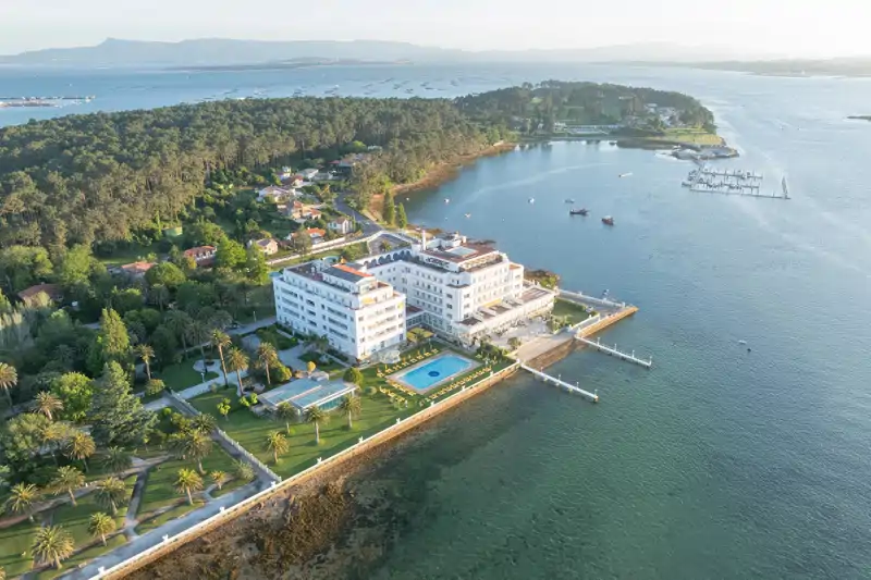 Vista de dron del Eurostars Gran Hotel la Toja