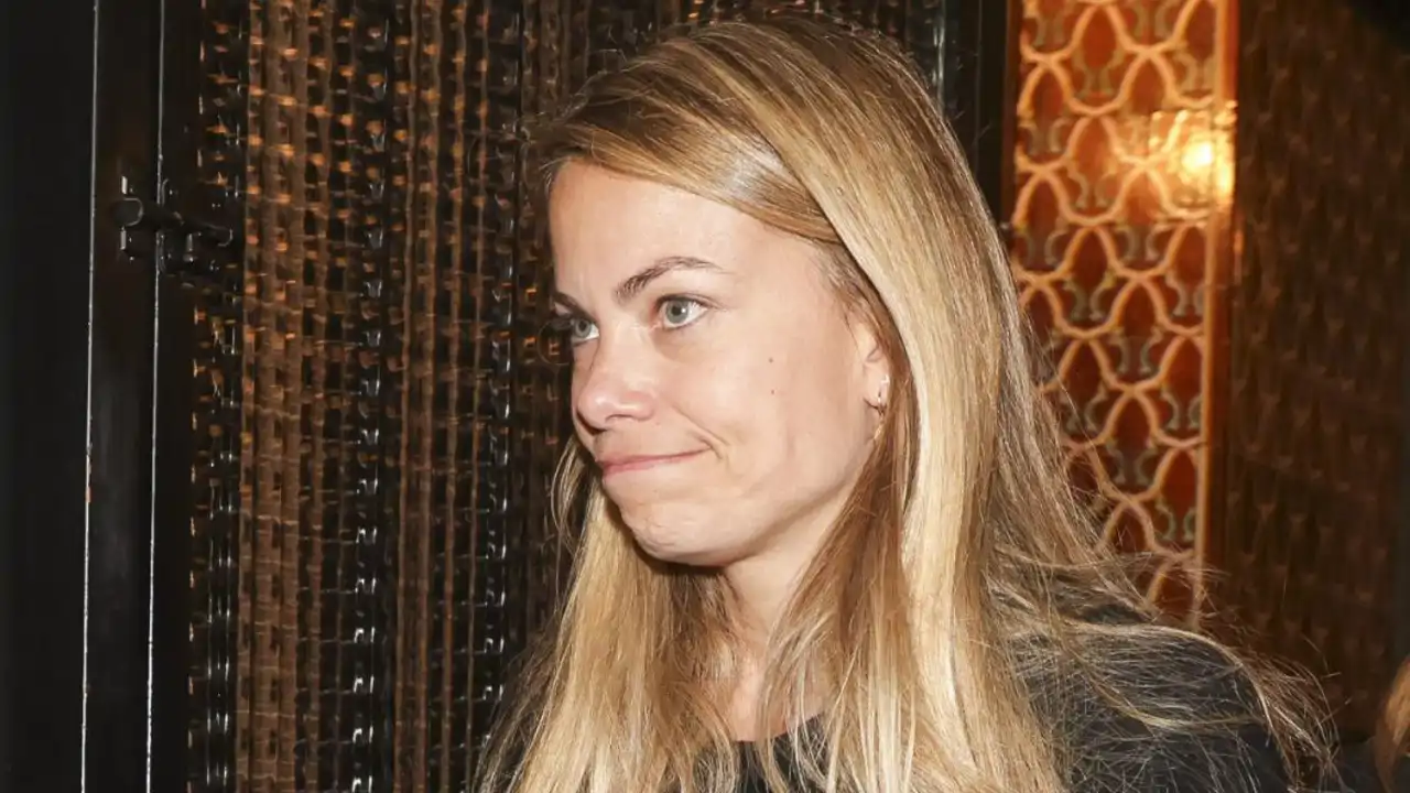 Carla Goyanes se rompe al hablar de su hermana Caritina, 11 meses después de su fallecimiento: "Lo dejamos que me pongo muy triste"