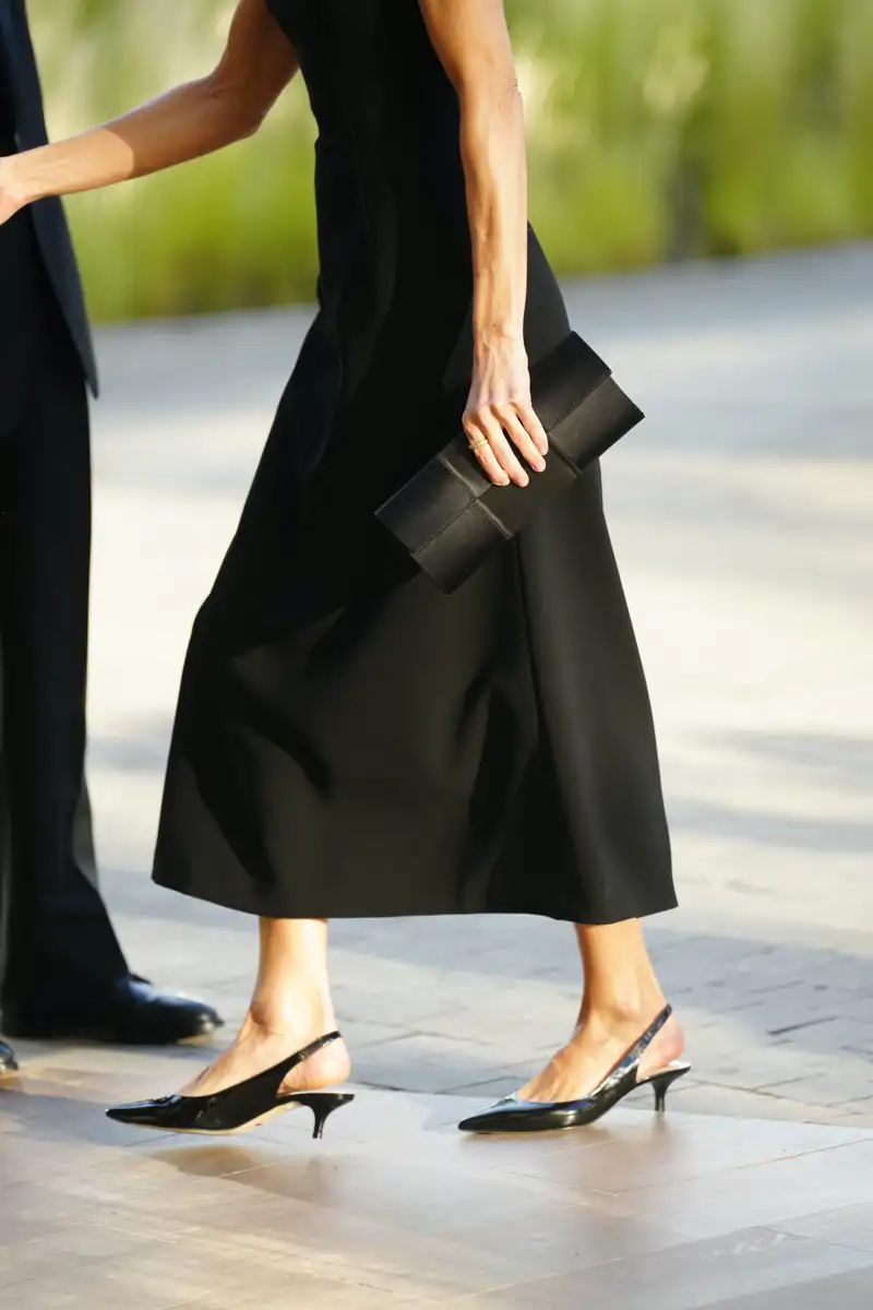 Detalles del look de la Reina Letizia en los Premios ABC