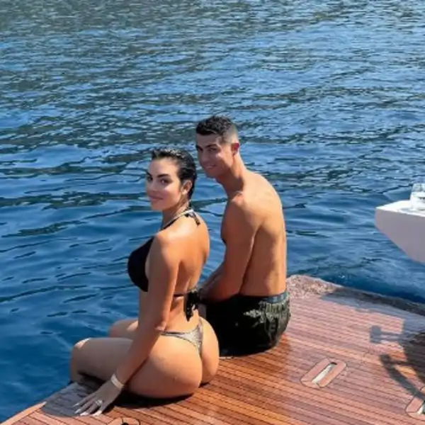 Georgina saca a la luz el álbum inédito de sus lujosas vacaciones con Cristiano Ronaldo: en un exclusivo yate y en Palma de Mallorca