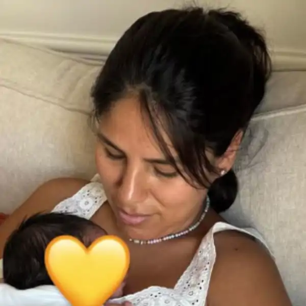 Isa Pantoja preocupa con una dura reflexión sobre su posparto: "Es una sensación de sentirme sola"
