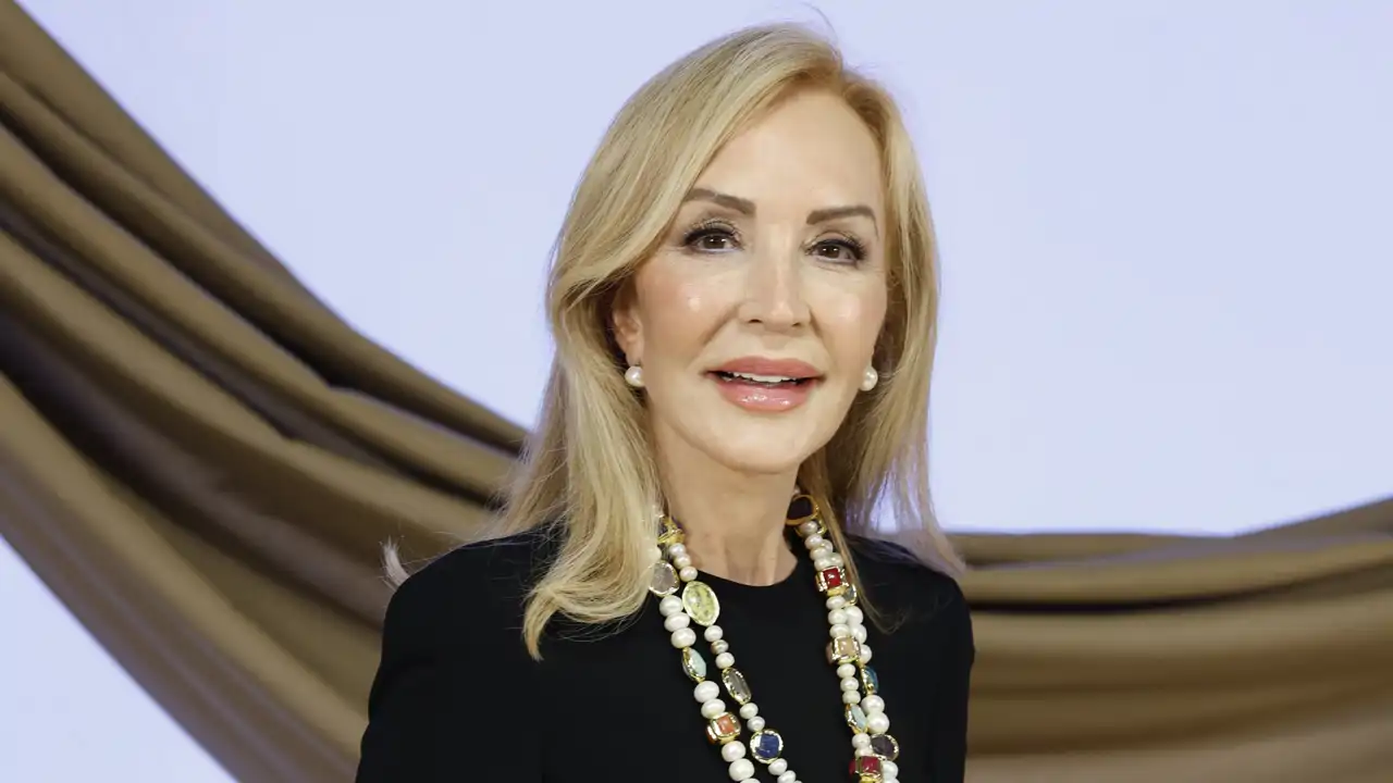 La doctora Andrea Valladares, especialista en armonización facial: "En verano la piel se deshidrata más rápido por ello los skinboosters son lo mejor, ya que mantienen la piel elástica, jugosa y con brillo natural"