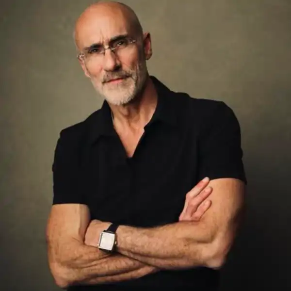 Arthur Brooks, experto en felicidad de Harvard: "Lo más bonito que se le puede decir a un amigo es 'eres un amigo inútil'"
