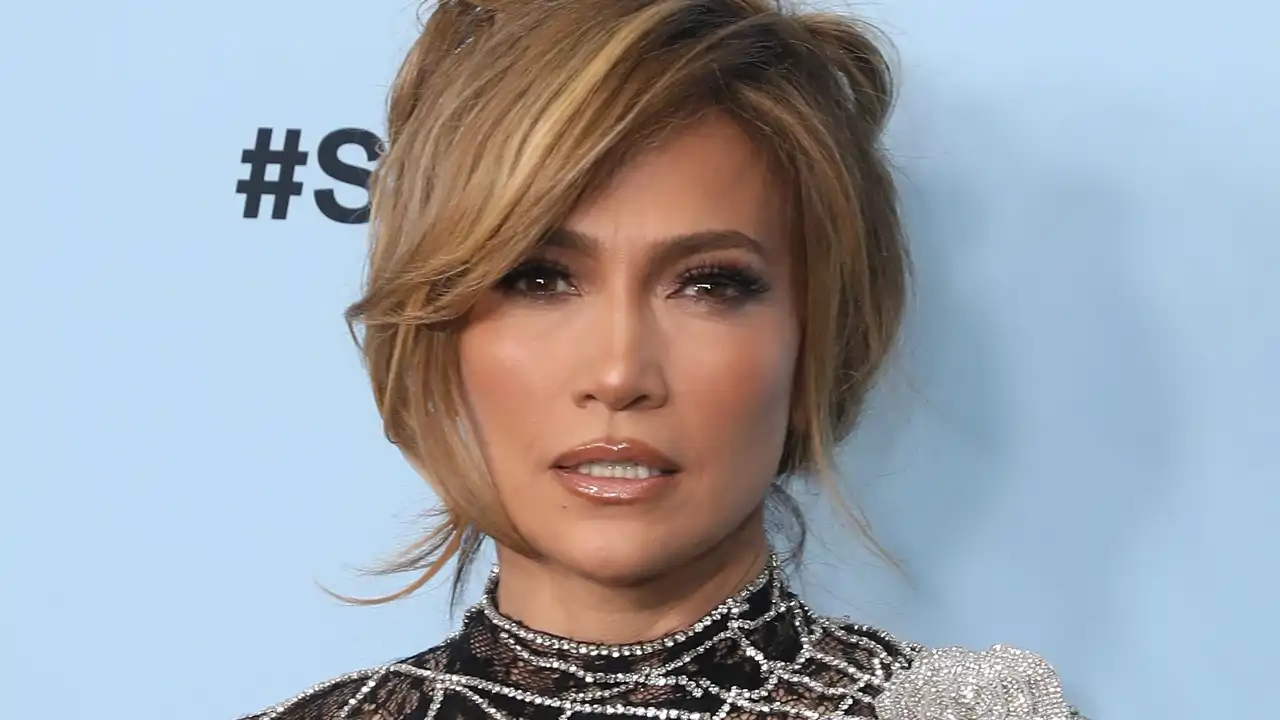 Jennifer Lopez en una alfombra roja