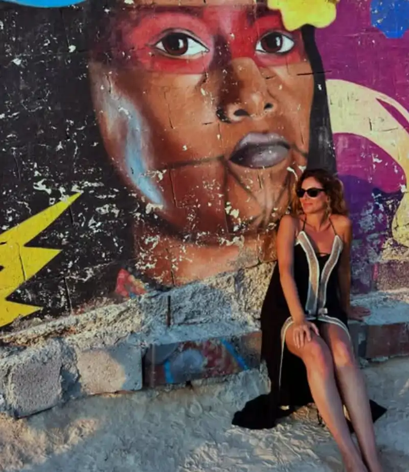Verónica Dulanto da la bienvenida a sus vacaciones en Ibiza