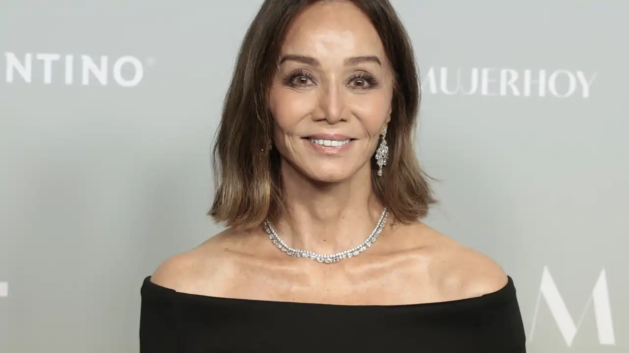 Isabel Preysler (74 años): "Para desayunar tomo agua caliente con lima y unas vitaminas. Después tomo zumo de pomelo, un kiwi y pomelo"