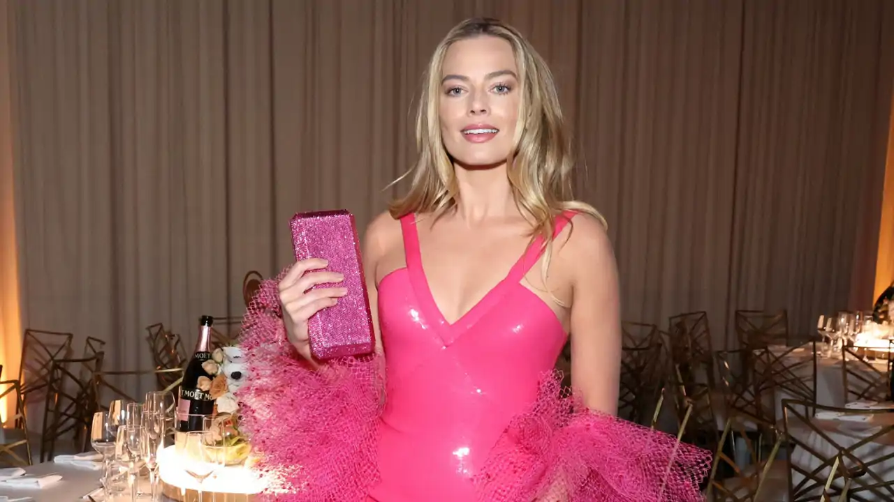 Margot Robbie en la fiesta de los Globos de Oro en 2024