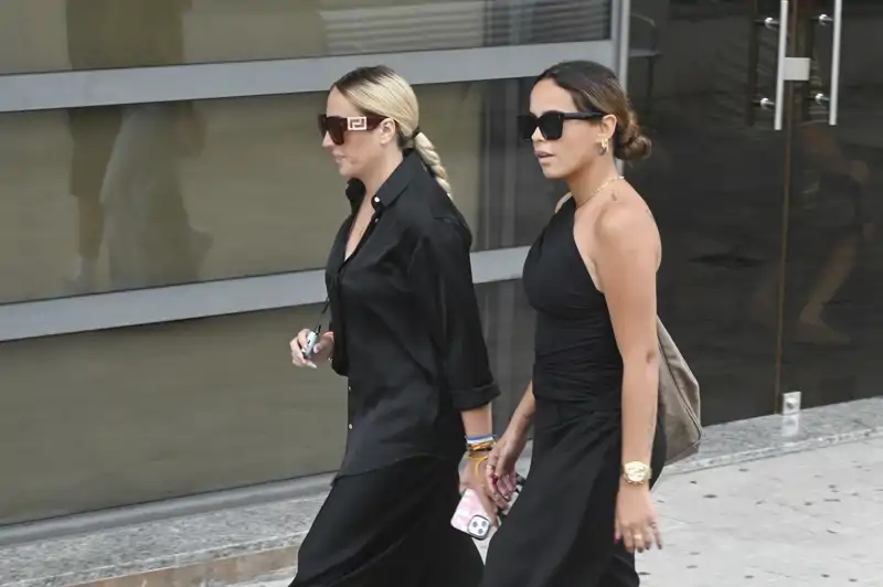 Rocío Flores y Gloria Camila