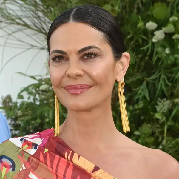 Si tienes una boda este verano con estos vestidos de Zara rebajadísimos serás la invitada más elegante