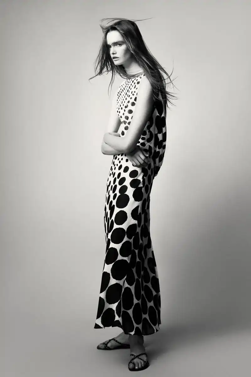 Vestido largo lunares ZW Collection de Zara 39,99 euros