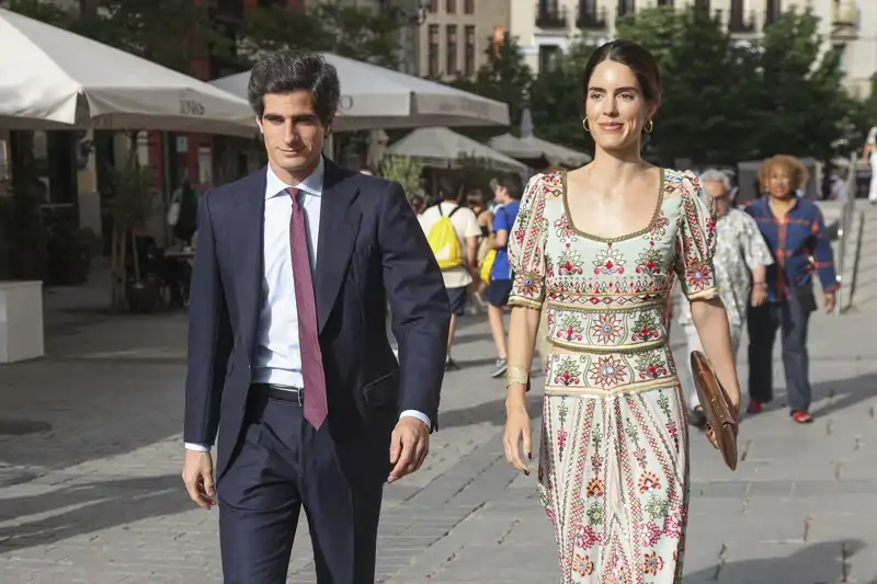Sofía Palazuelo y su marido yendo al Teatro Real