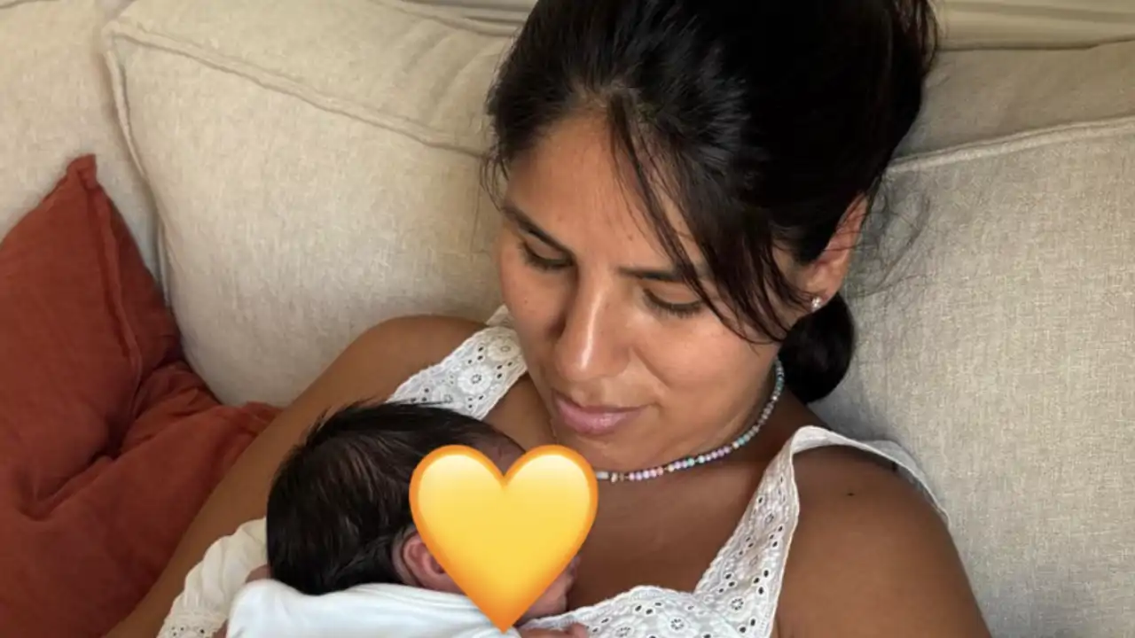 Isa Pantoja junto a su hijo pequeño