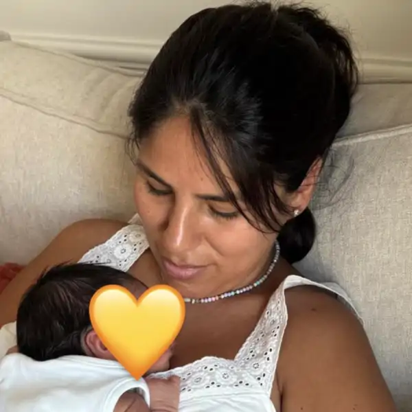 Isa Pantoja, sin filtros, muestra la realidad de tener un bebé de 18 días en casa: “Es un gran dilema”