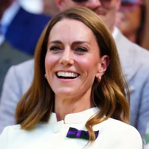 Kate Middleton, elegantísima, sorprende en Wimbledon con un bolso de Anya Hindmarch de más de 1.000 euros