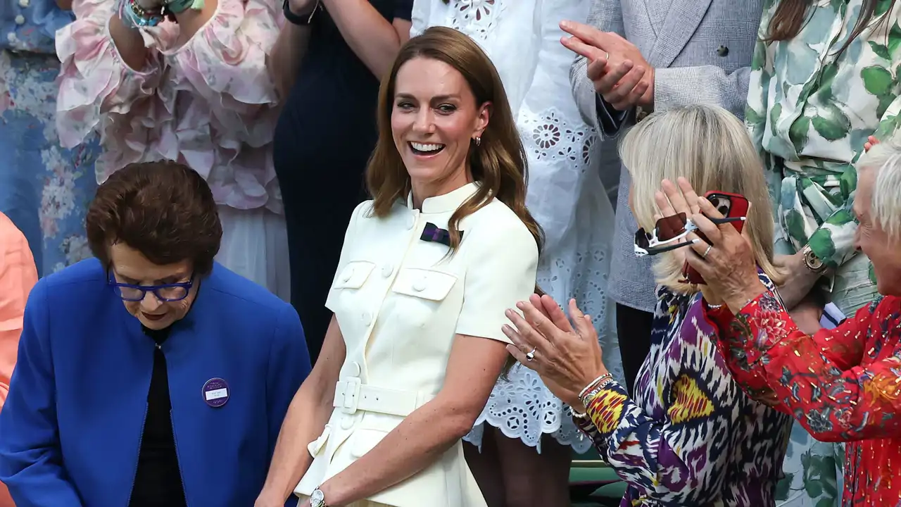 Una experta en lenguaje corporal revela la “señal oculta” de Kate Middleton en Wimbledon: "Comparte una característica con Diana de Gales"
