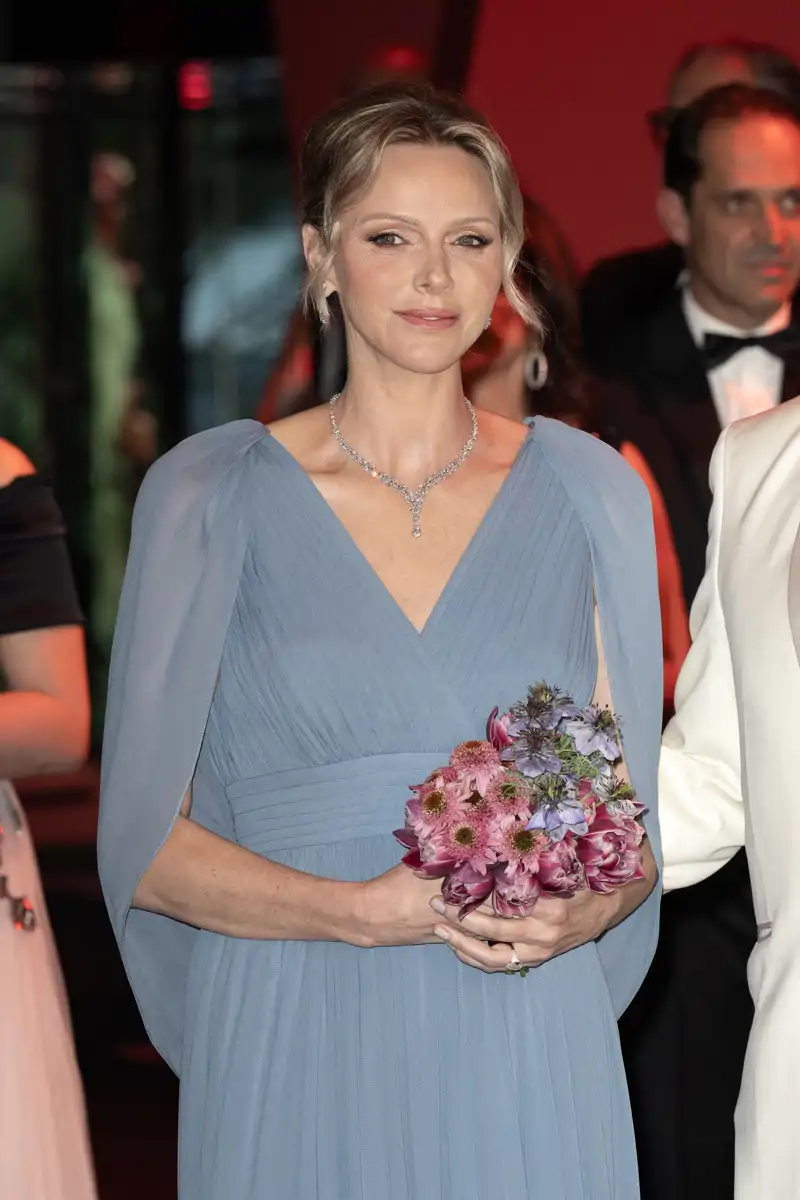 Charlene de Mónaco con una sonrisa ligera