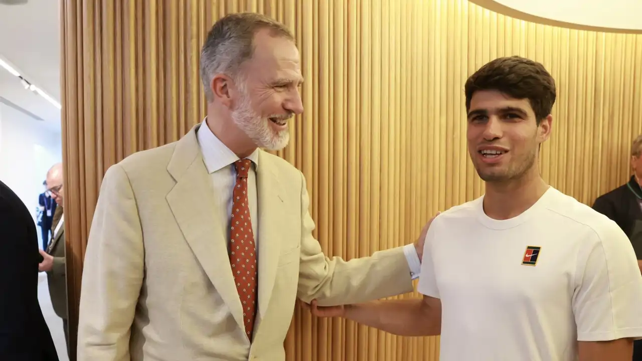 El Rey Felipe junto a Carlos Alcaraz en Wimbledon