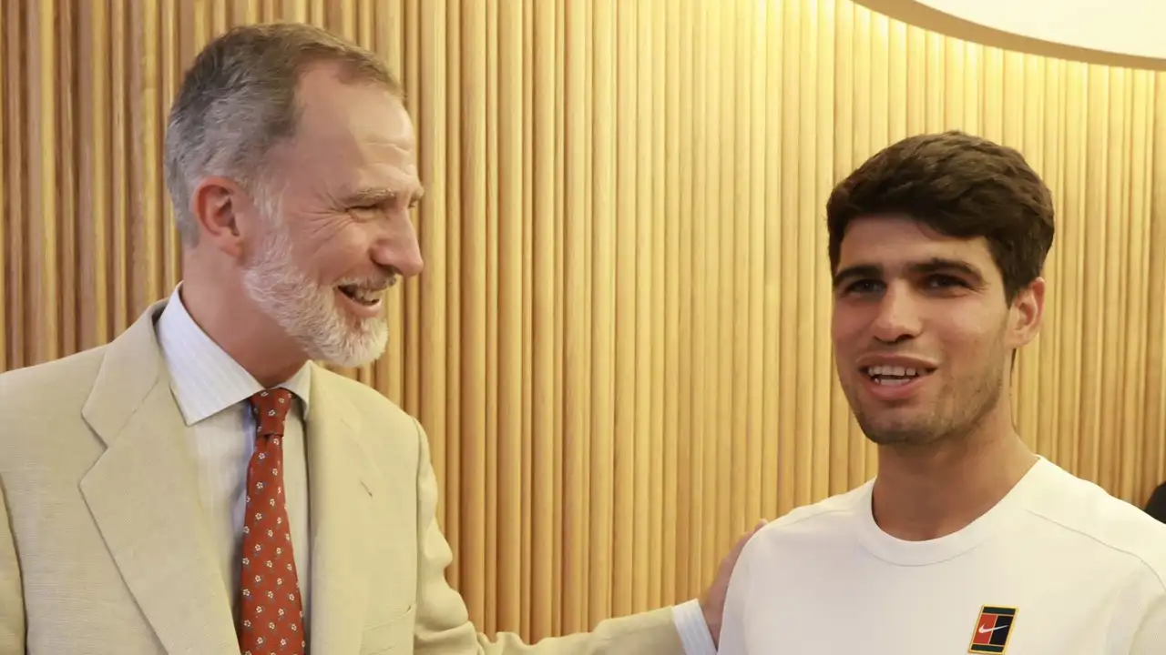 El Rey Felipe se vuelca con Carlos Alcaraz tras su derrota en Wimbledon: "Has hecho que disfrutemos de otra final vibrante dando lo mejor de ti"
