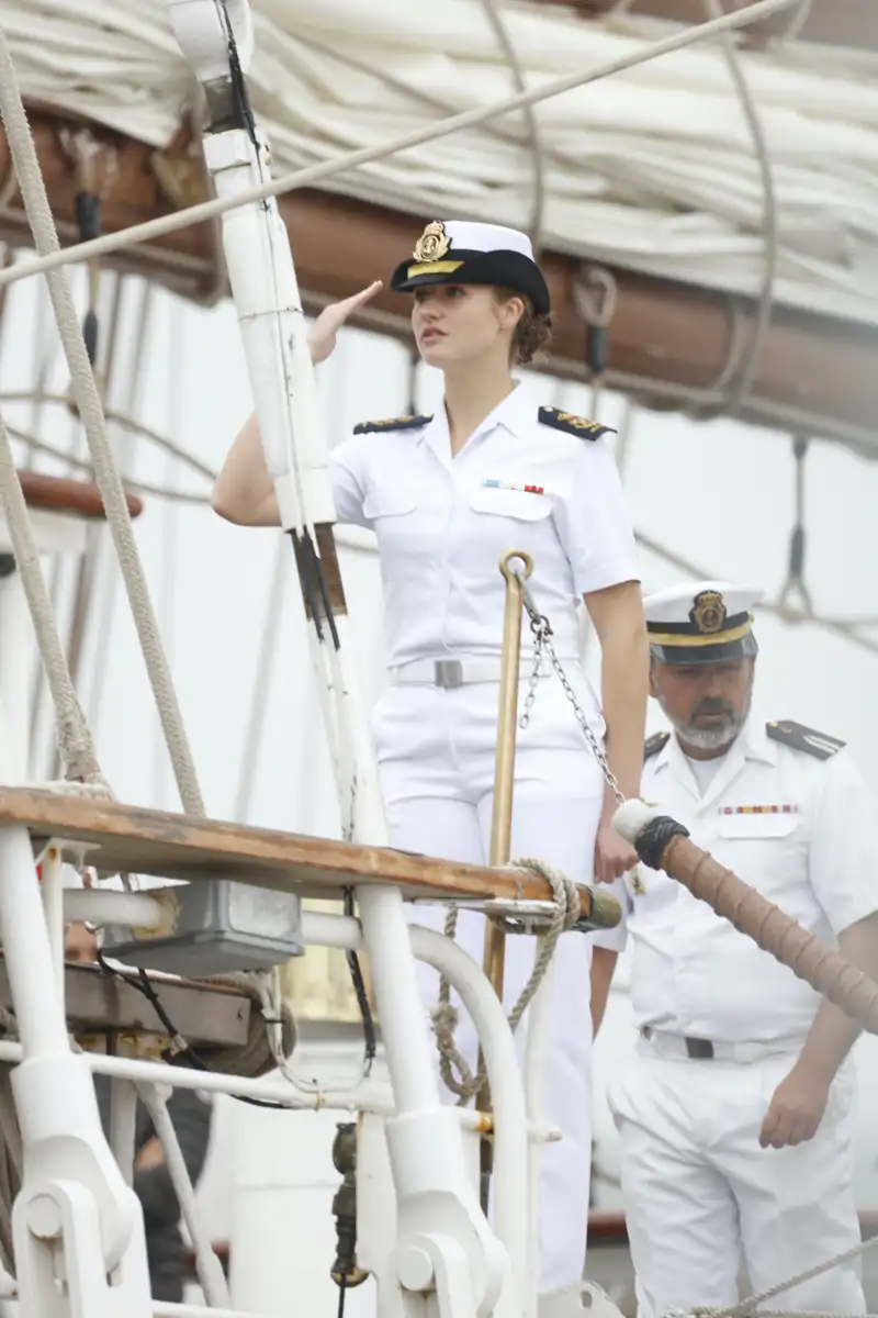 La Princesa Leonor llega a Marín