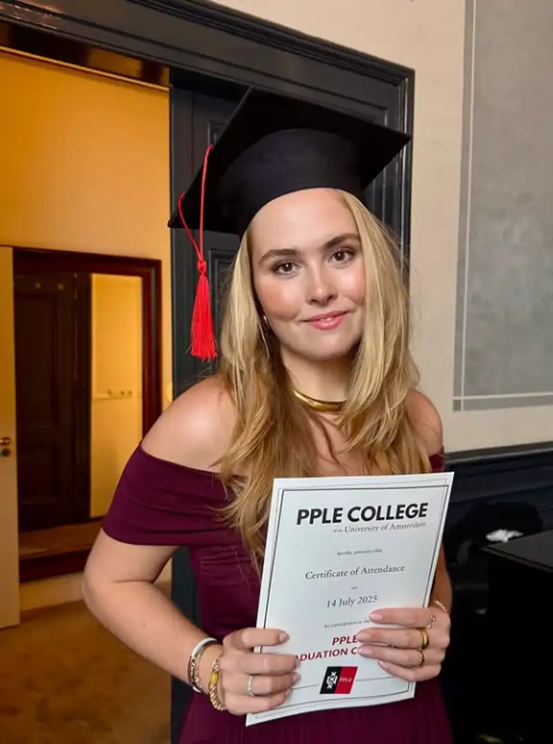 Amalia de Holanda sorprende en su graduación universitaria