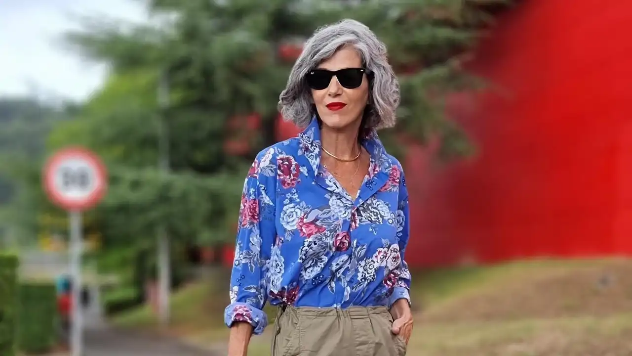 Carmen Gimeno paseando con look veraniego