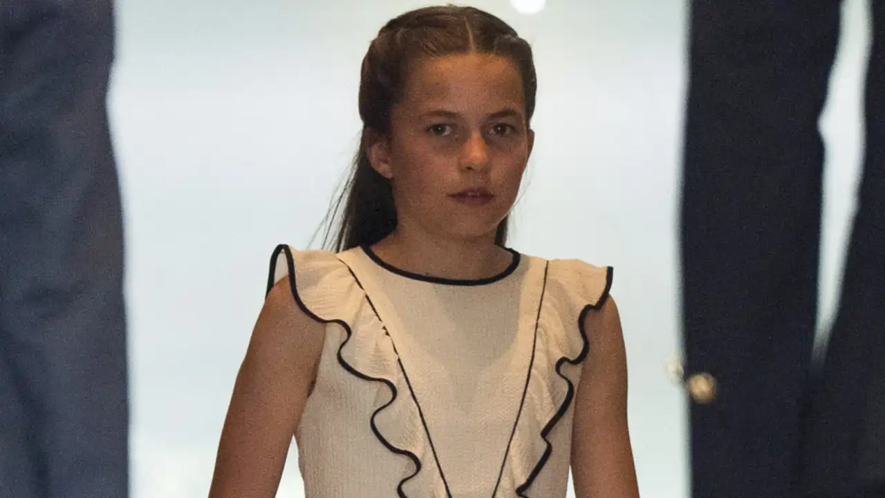 La princesa Charlotte da primer paso en el mundo fashion con un vestido que ya llevo su madre, Kate Middleton