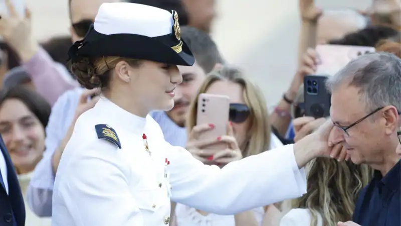 La Princesa Leonor recibiendo el calor del público