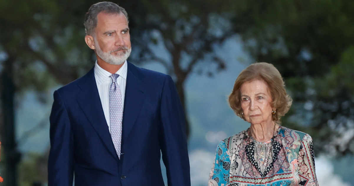 Lara Ferreiro, psicóloga, sobre el acto conjunto de Felipe VI y Doña Sofía:  "La ausencia de la Reina Letizia es muy estratégica"
