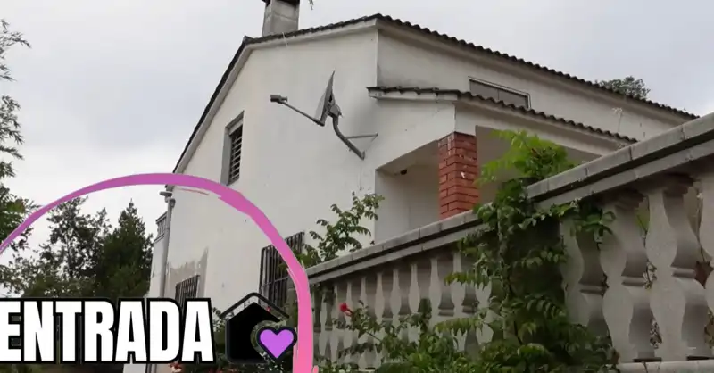 Una joven transforma una casa abandonada en ruinas en una villa ...