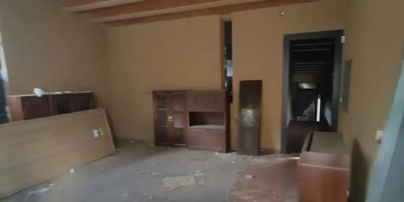 Una joven transforma una casa abandonada en ruinas en una villa ...