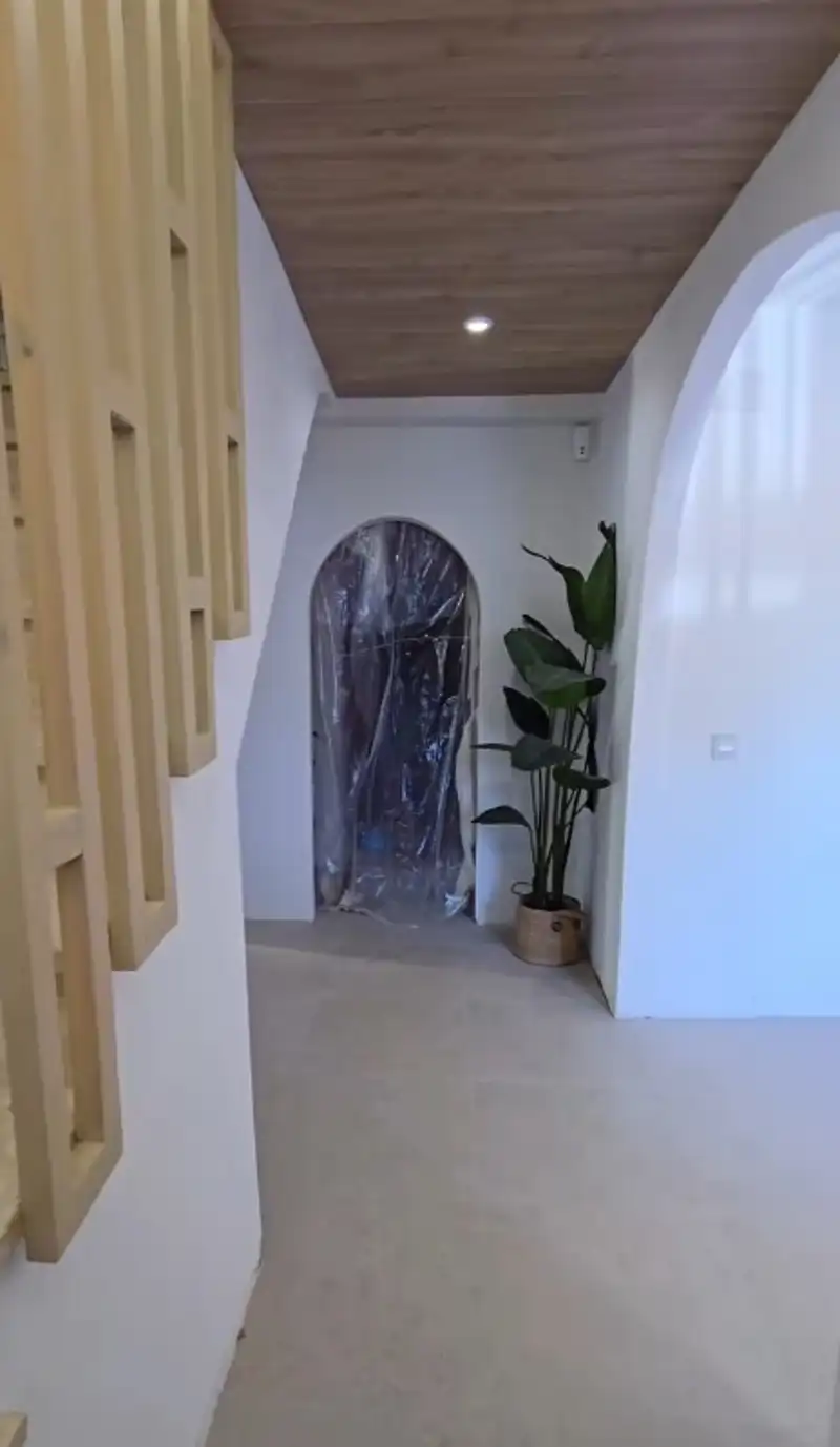 Una joven transforma una casa abandonada en ruinas en una villa ...