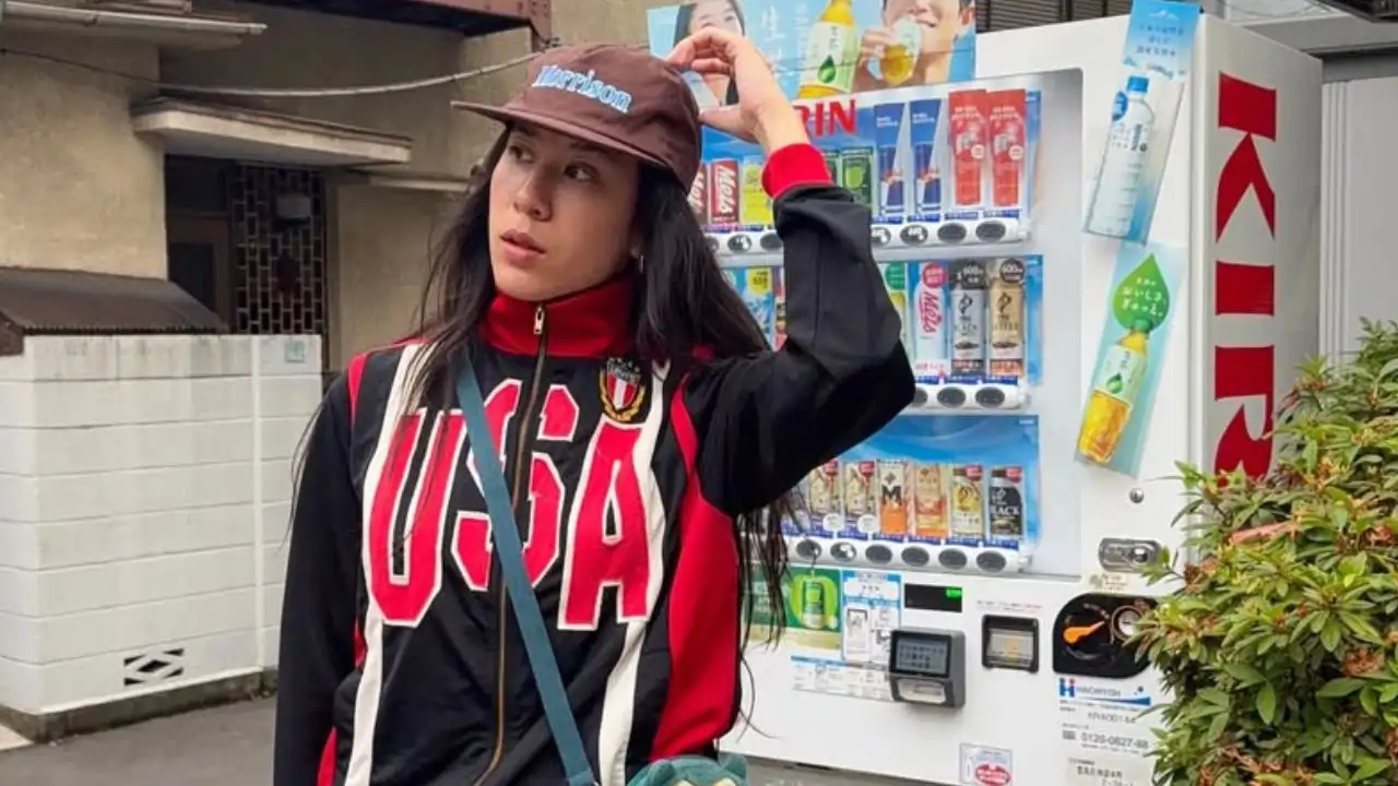 Indian aunty naked photos This sexy aunty has worn just a