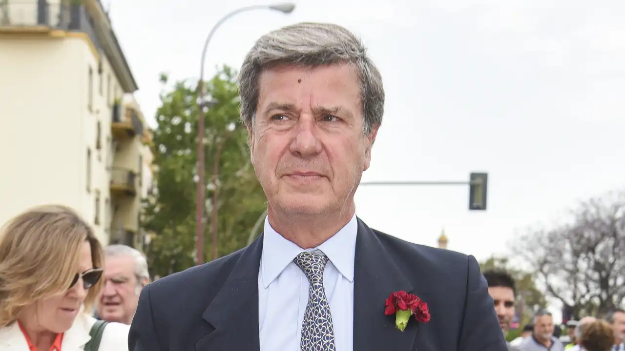 Cayetano Martínez de Irujo, tajante contra Mar Flores: "Una persona que  miente tanto y que se inventa tanto"