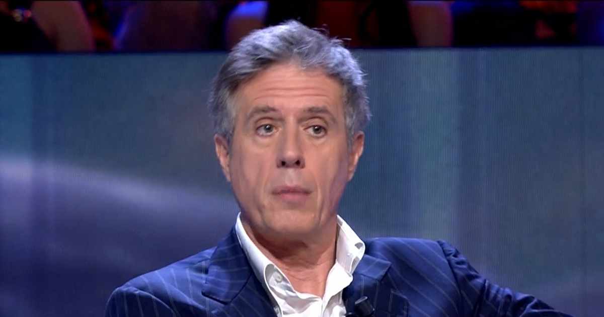 Carlo Costanzia interrumpe el directo de 'De Viernes' para responder a las  críticas antes de su sentencia a las memorias de Mar Flores: "Voy a pedir  amparo a la justicia"