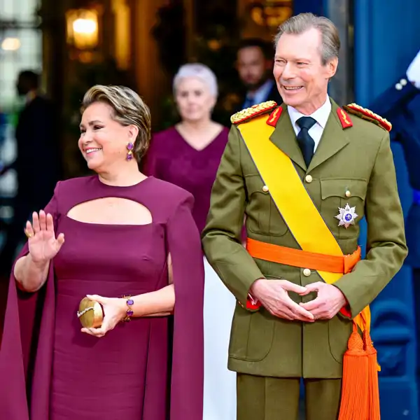 Los grandes duques Enrique y María Teresa de Luxemburgo ceden el trono
