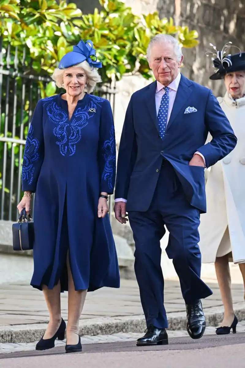 La Familia Real británica asiste a la primera misa de Pascua del reinado de Carlos III