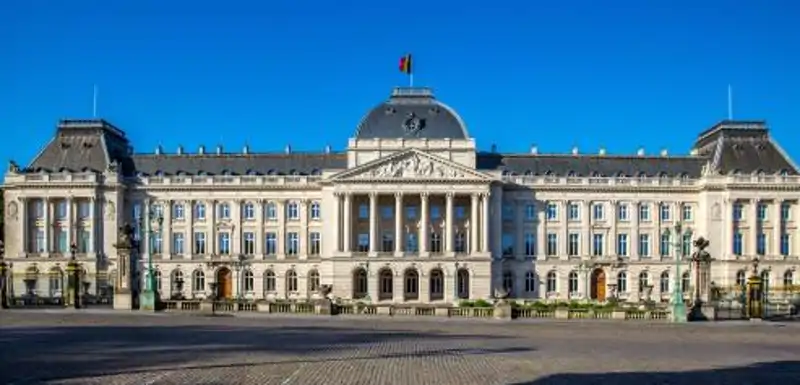 Exterior del Palacio Real de Bruselas, situado en pleno corazón de Bruselas, Bélgica. 