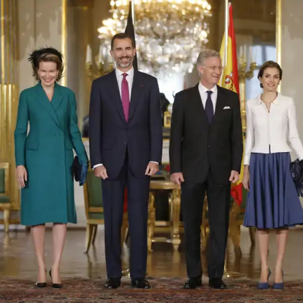 Los reyes Felipe y Letizia junto a Felipe y Matilde de Bélgica durante su gira de presentación en el año 2014 tras proclamarse Felipe VI Rey de España.