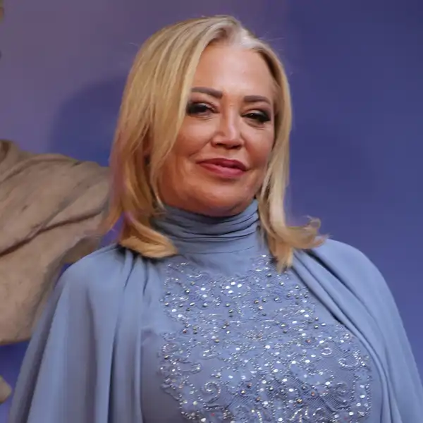Belén Esteban posa durante una presentación