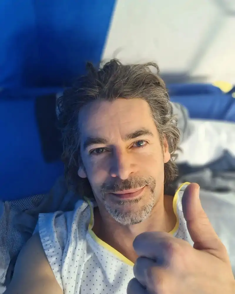 Eduardo Noriega ha tenido un accidente de moto