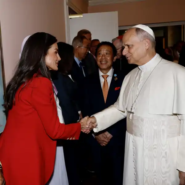 La Reina Letizia junto al Papa León XIV