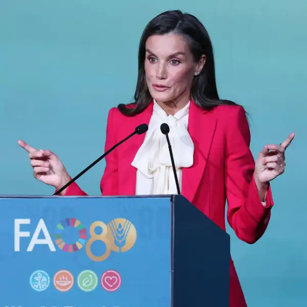 La Reina Letizia ofrece un discurso durante el 80 aniversario de la FAO