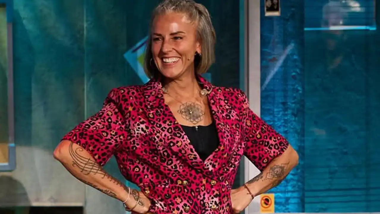 La Mari de Chambao reaparece en 'La Revuelta' tras ser intervenida por  segunda vez de un cáncer de mama: "Tengo la espalda cosida"