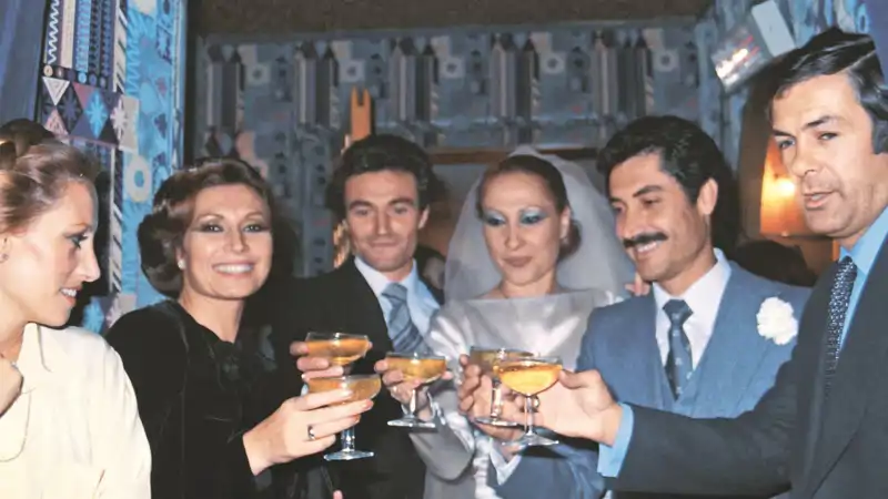 Boda de Rosa Benito y Amador Mohedano en su boda, en la que Rocío Jurado fue la madrina, en presencia de Pedro Carrasco. SEMANA