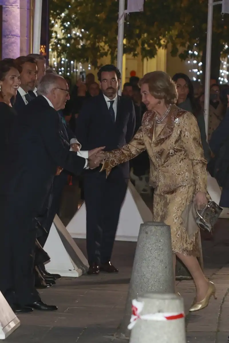 La Reina Sofía en su llegada al Teatro Real