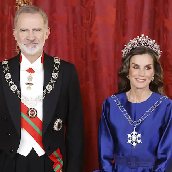 Los Reyes Felipe y Letizia y el sultán de Omán, momentos previos a una cena de gala en el Palacio Real de Madrid