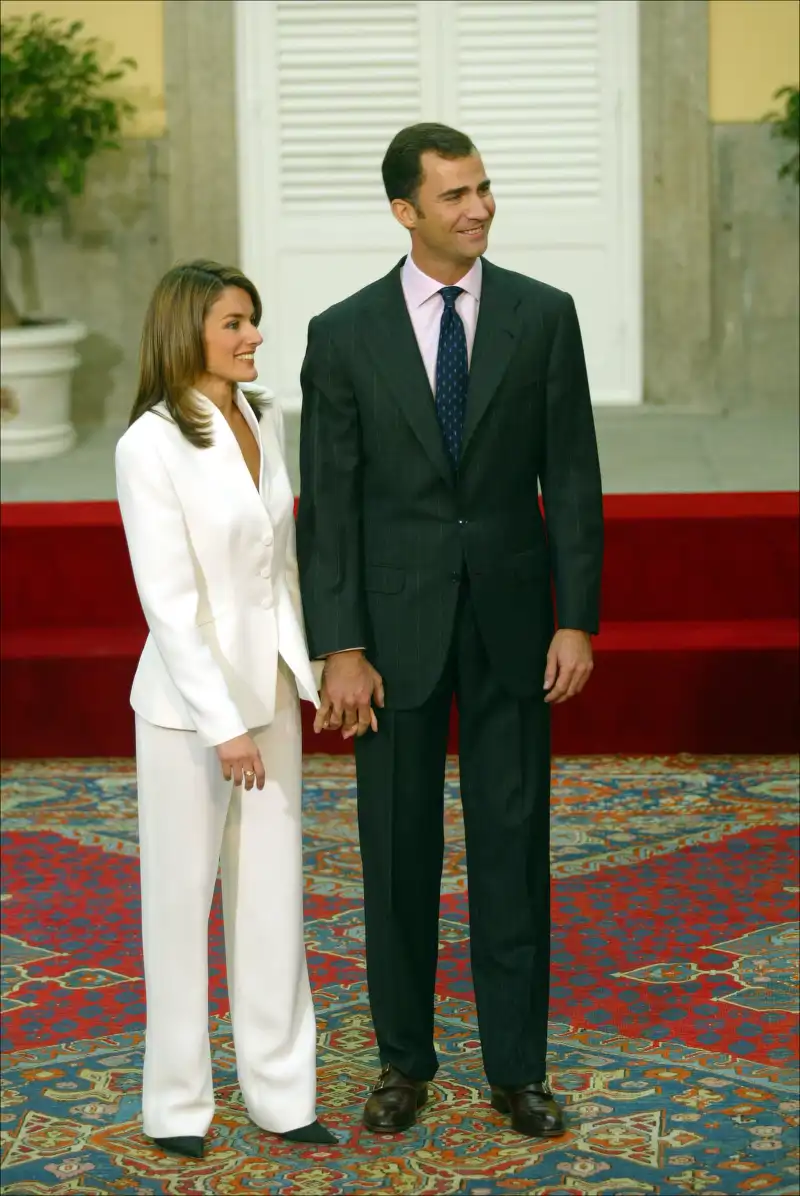 El primer estilismo de Armani de la Reina Letizia.